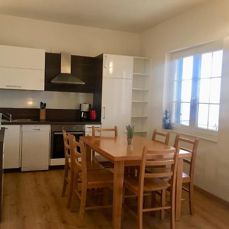 Schoenes Ferienhaus Direkt Am Meer Stomorska Luaran gambar