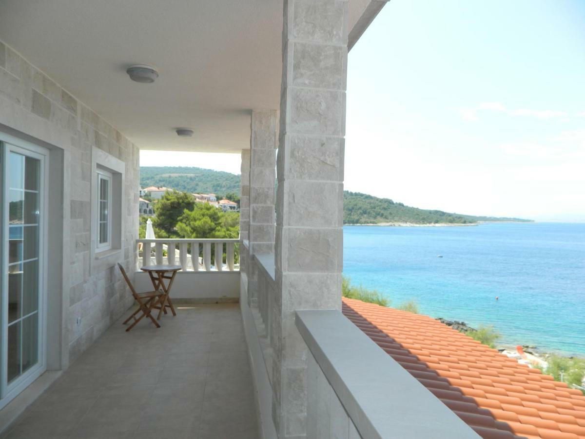 Schoenes Ferienhaus Direkt Am Meer Stomorska Luaran gambar