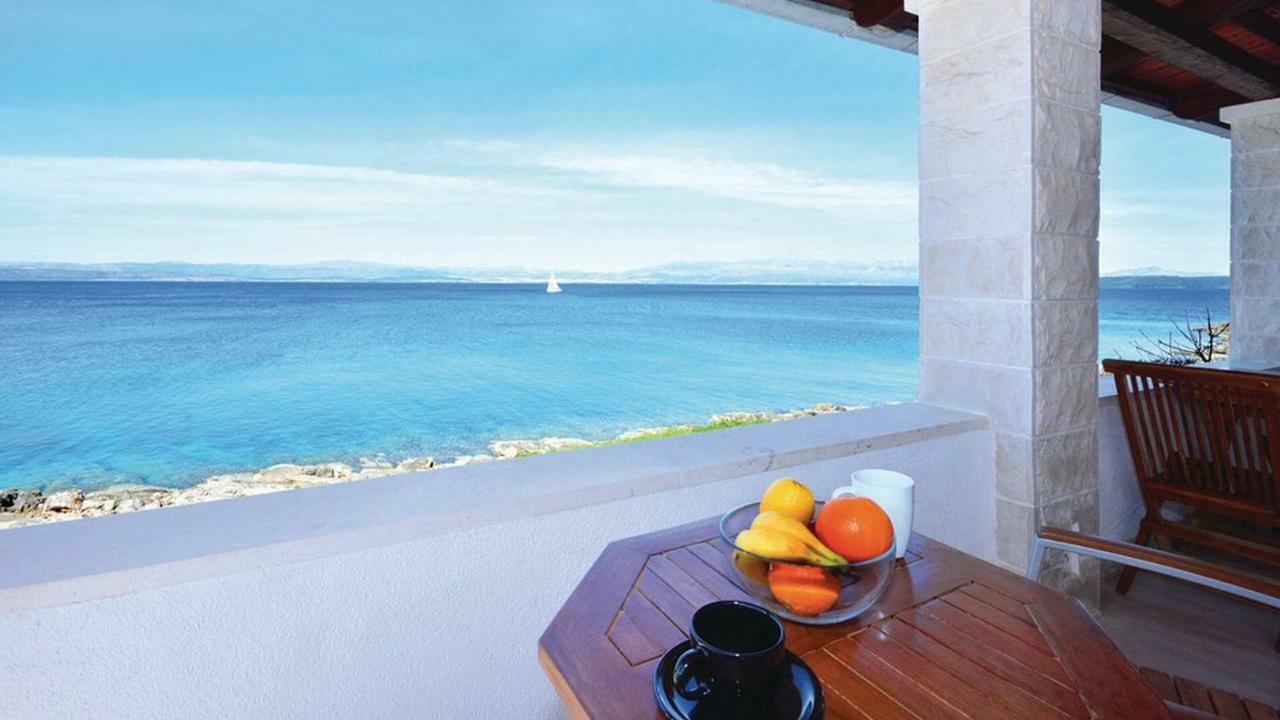Schoenes Ferienhaus Direkt Am Meer Stomorska Luaran gambar