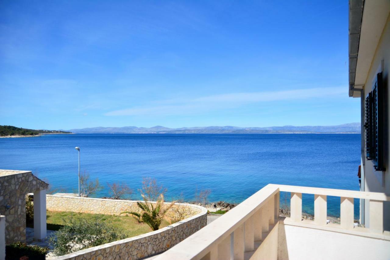 Schoenes Ferienhaus Direkt Am Meer Stomorska Luaran gambar