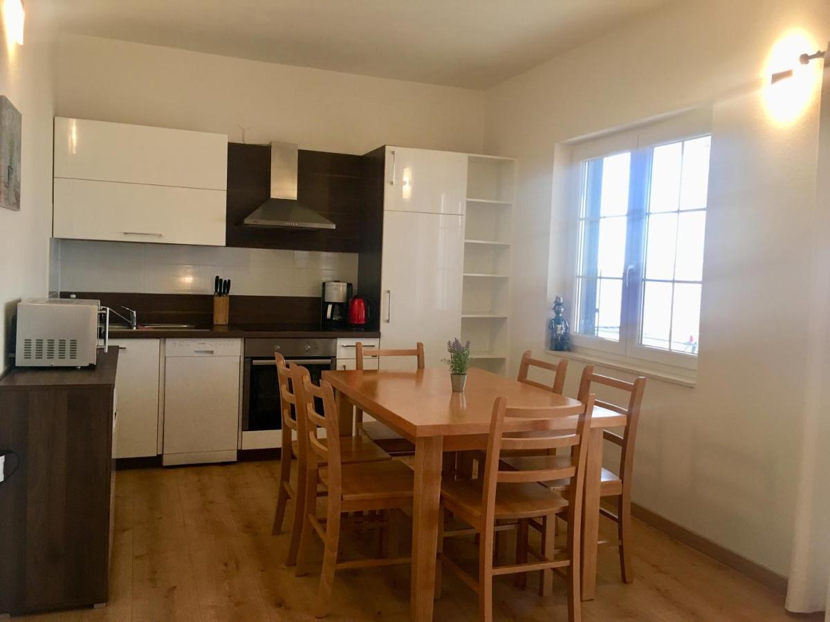 Schoenes Ferienhaus Direkt Am Meer Stomorska Luaran gambar